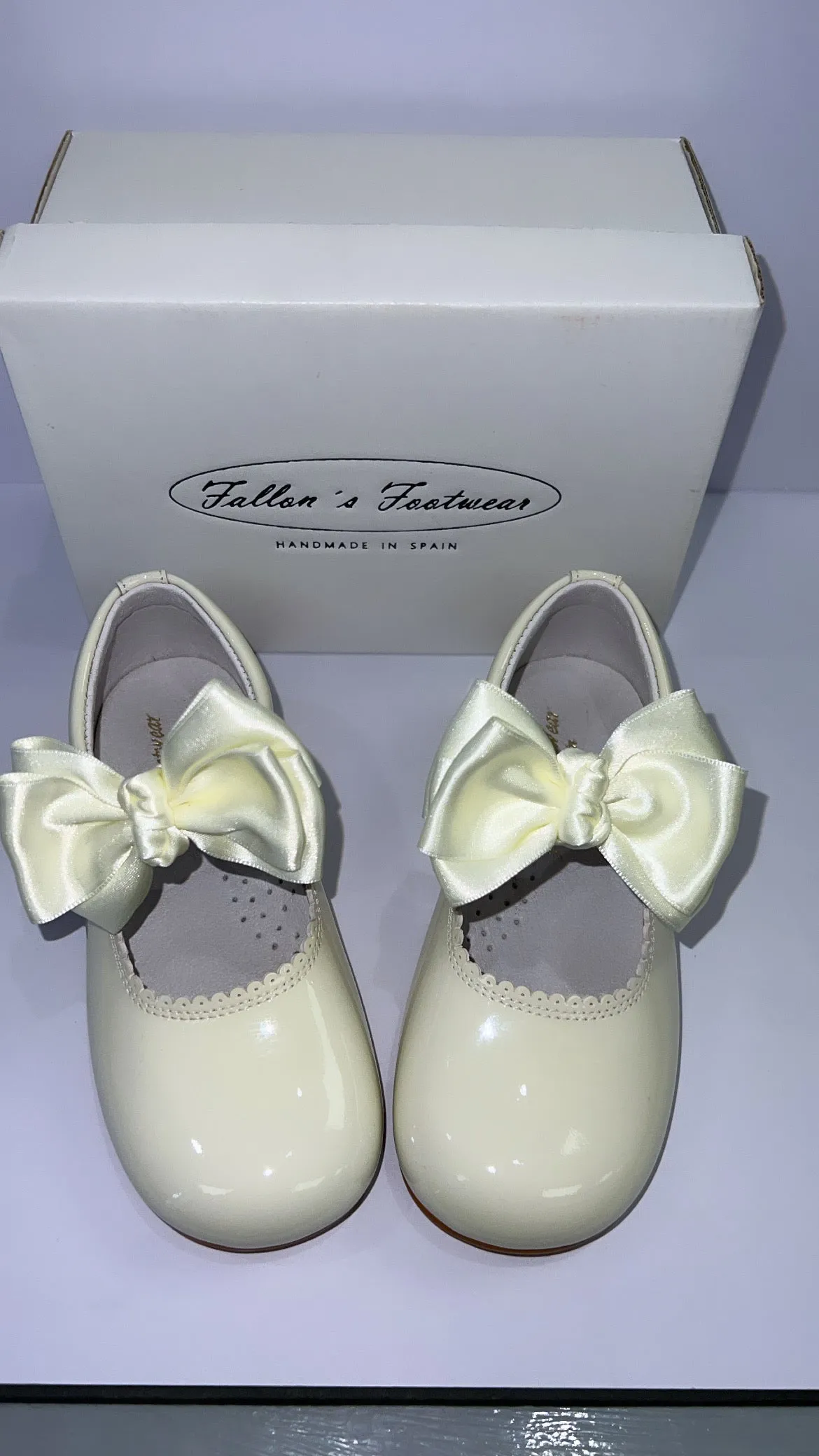 6270-1 Cream Shoe with Diamante Buckle