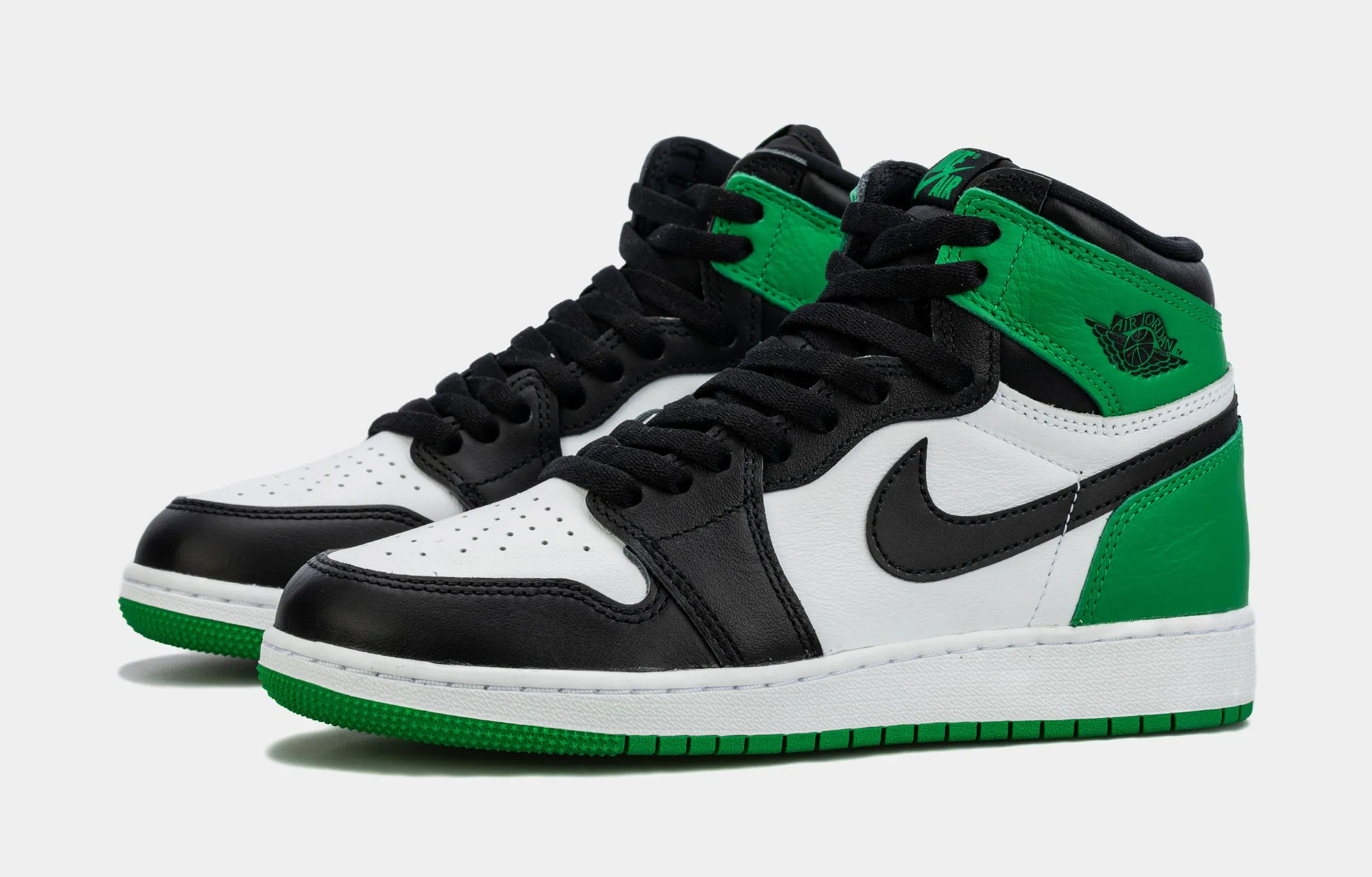 Air Jordan 1 Retro High OG Lucky Green Grade School Lifestyle Shoes (Green/Black)