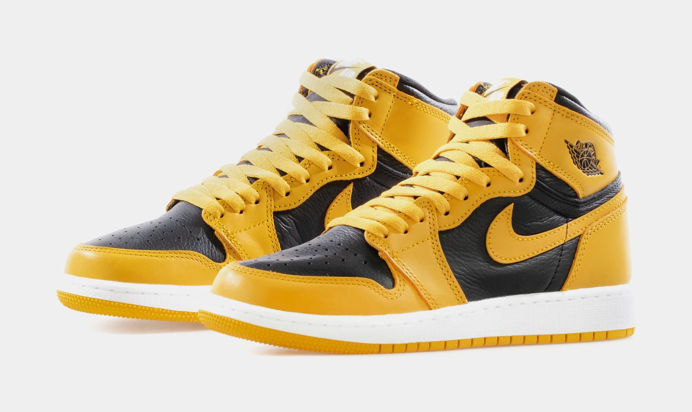 Air Jordan 1 Retro High OG Pollen Grade School Lifestyle Shoe (Pollen/Black/White)