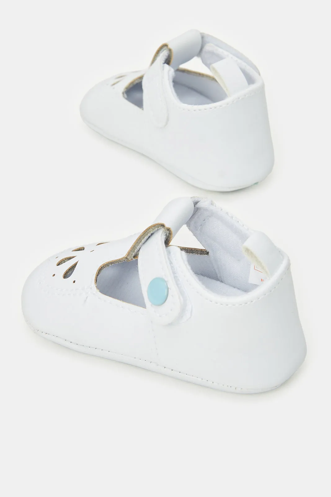 Babies White Pram Shoe With Bow Tie Set (2 Piece)