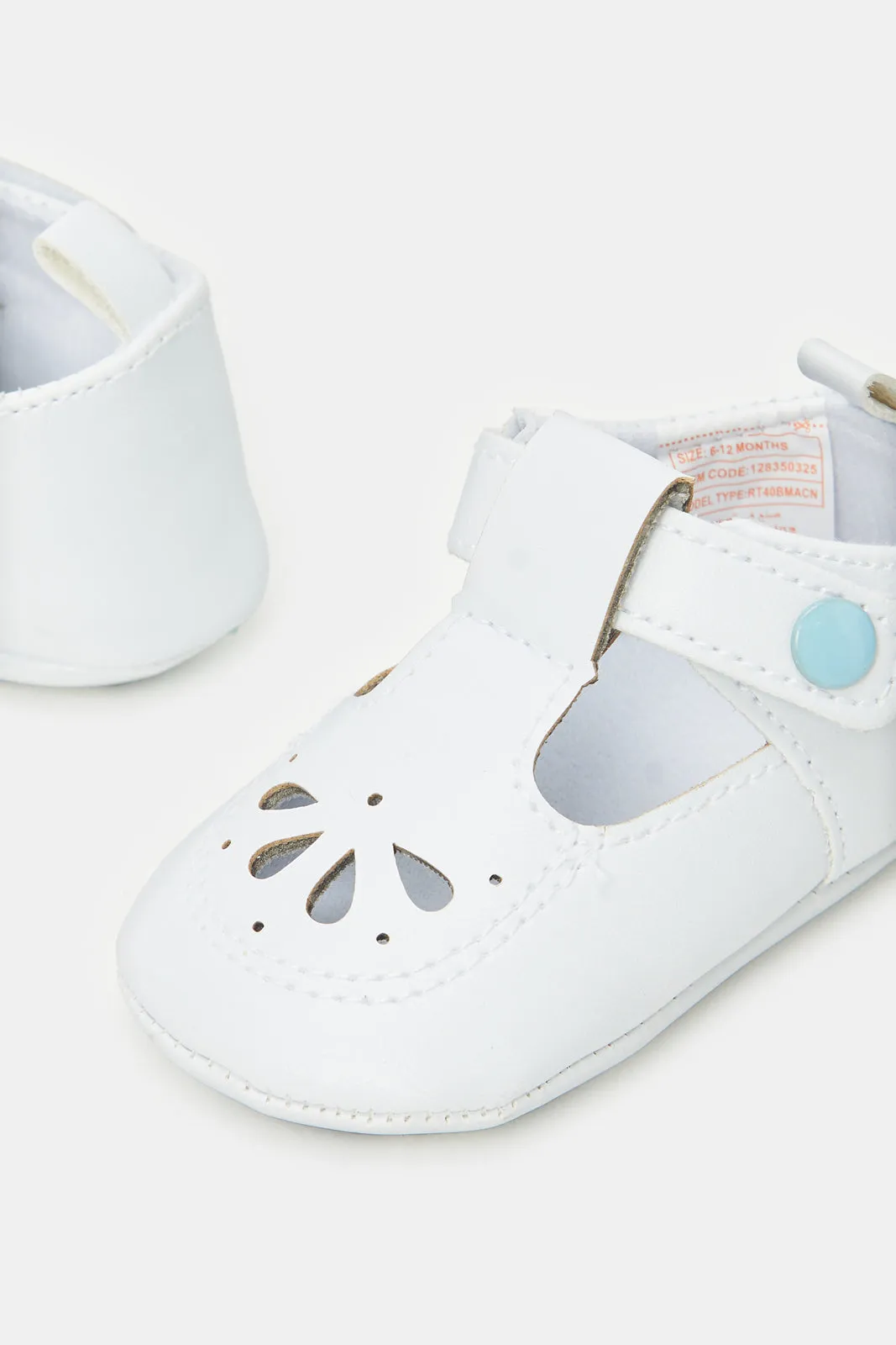 Babies White Pram Shoe With Bow Tie Set (2 Piece)