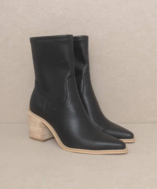 Brooks Sleek Ankle Hugging Booties