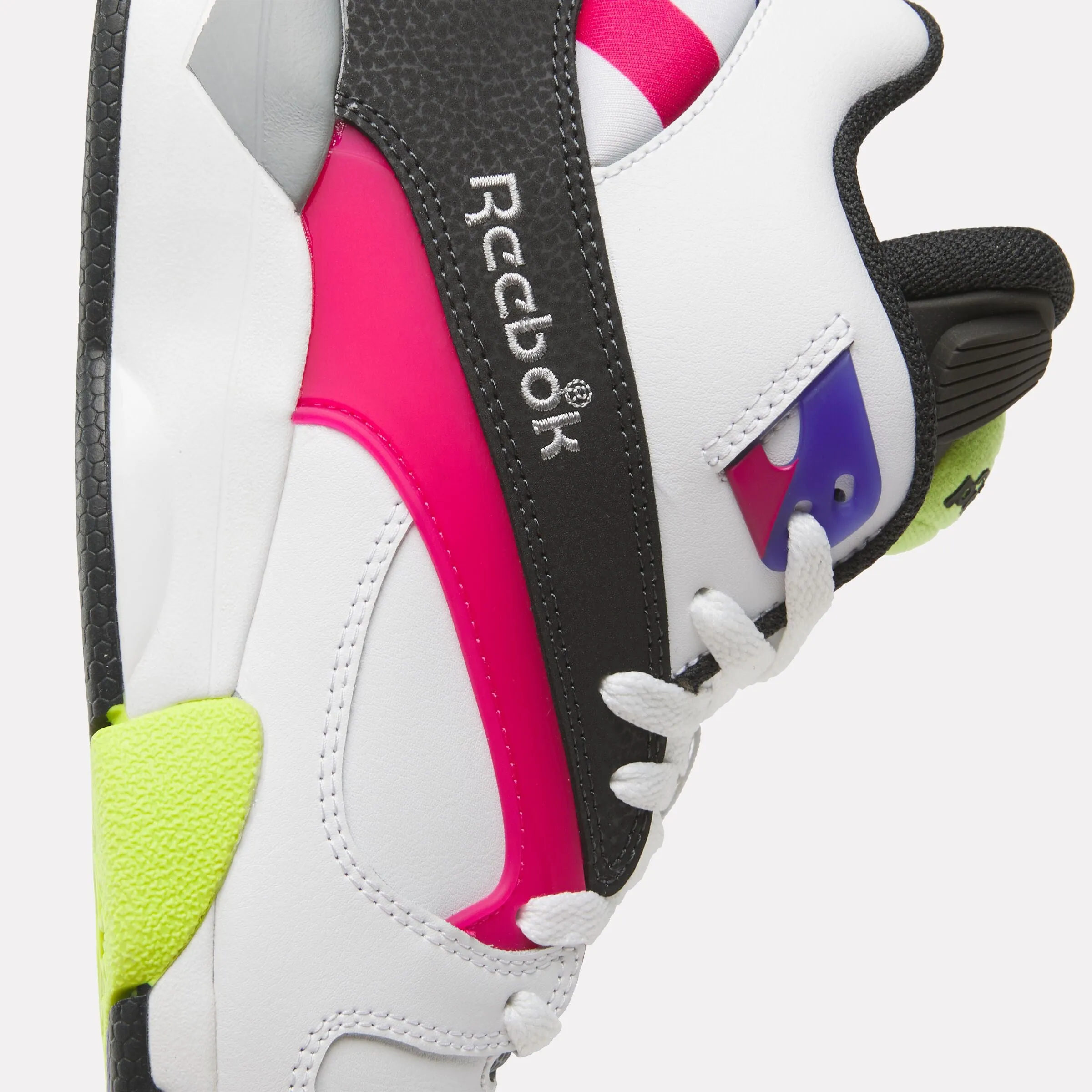 Court Victory Pump White/Night Black/Ultimapurple