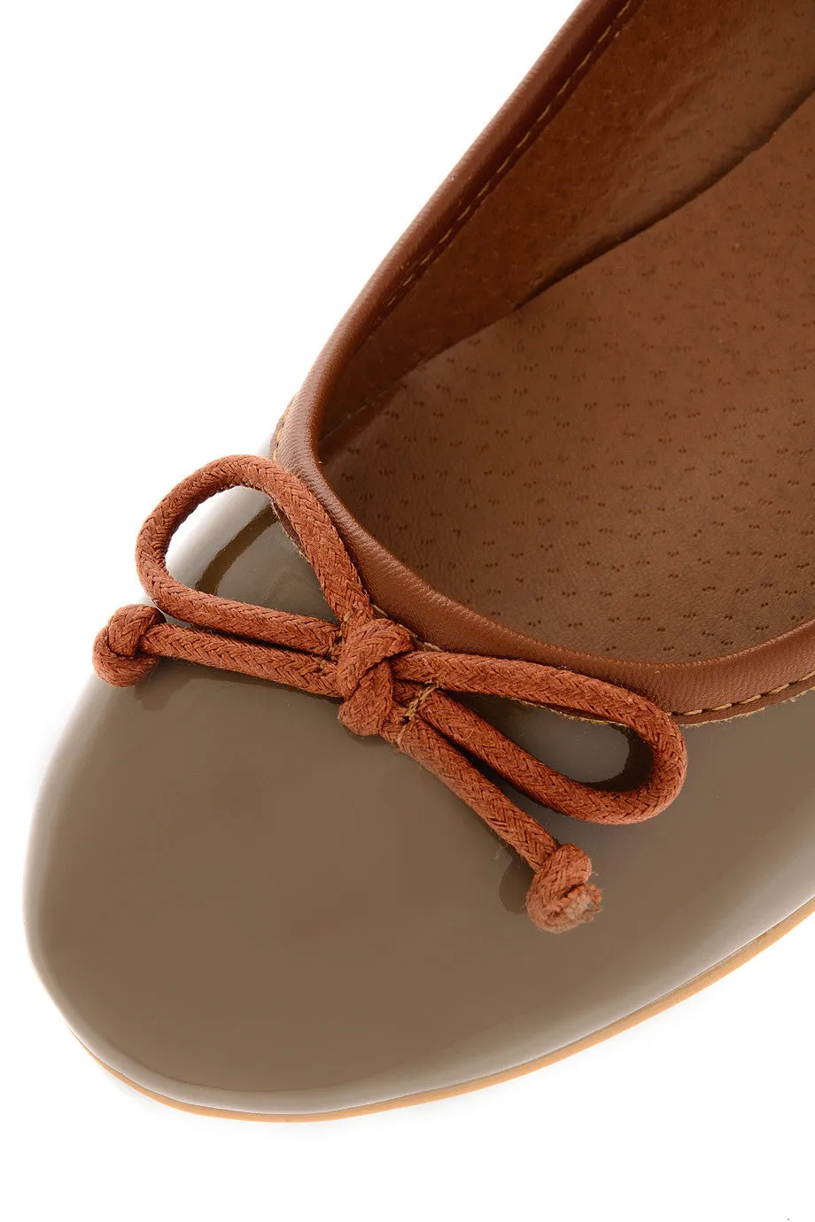 DEUX COULEUR Taupe Patent Ballerinas