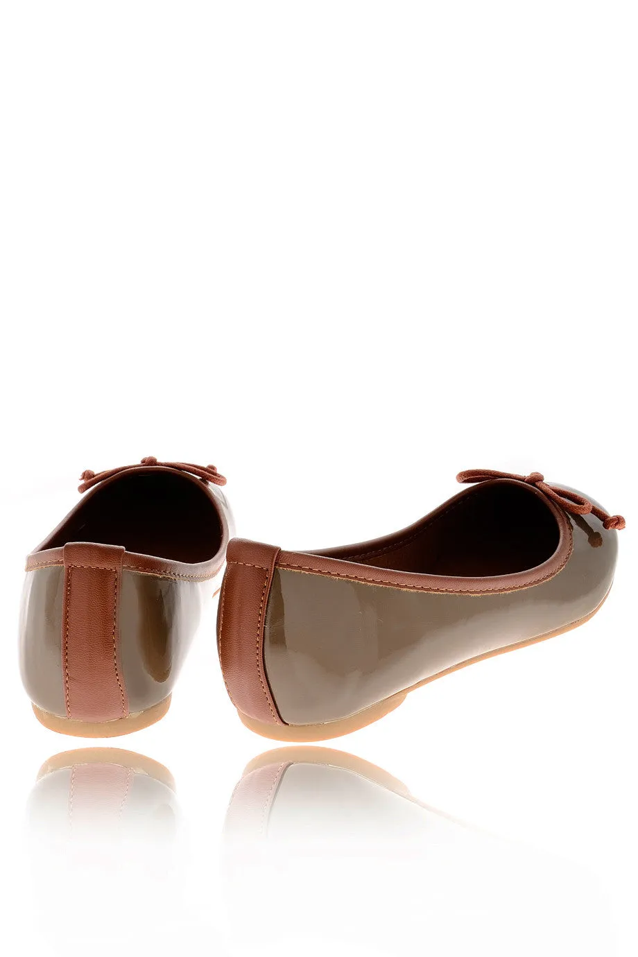 DEUX COULEUR Taupe Patent Ballerinas