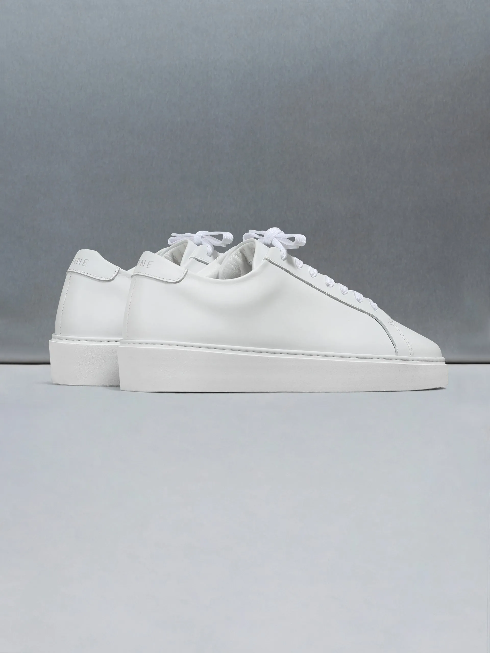 Mid Essential Trainer in White