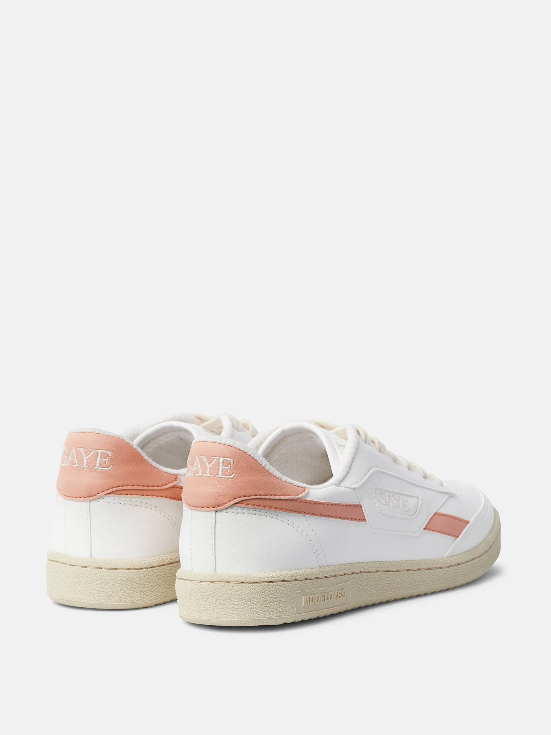 Modelo '89 trainer in salmon