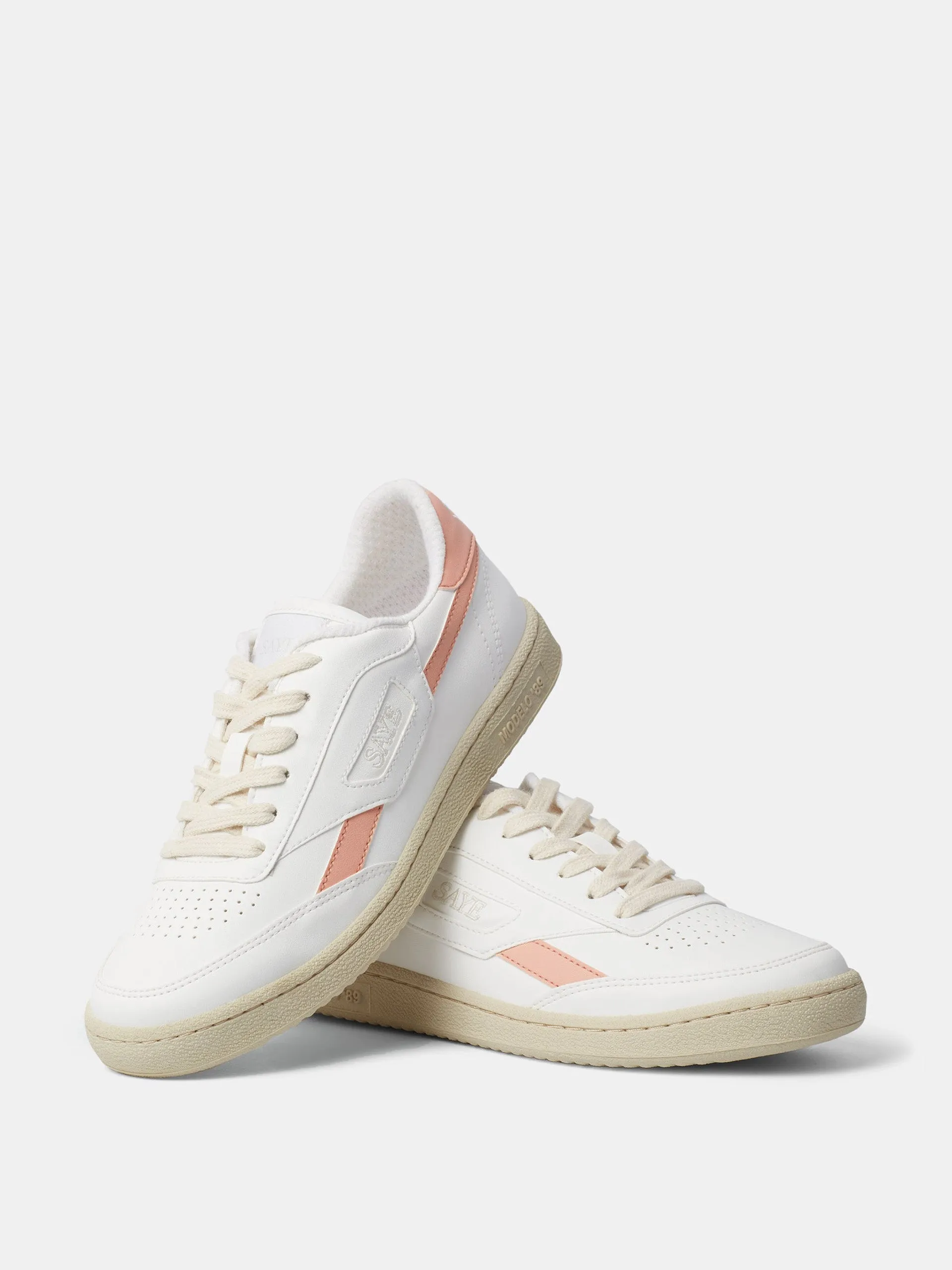 Modelo '89 trainer in salmon