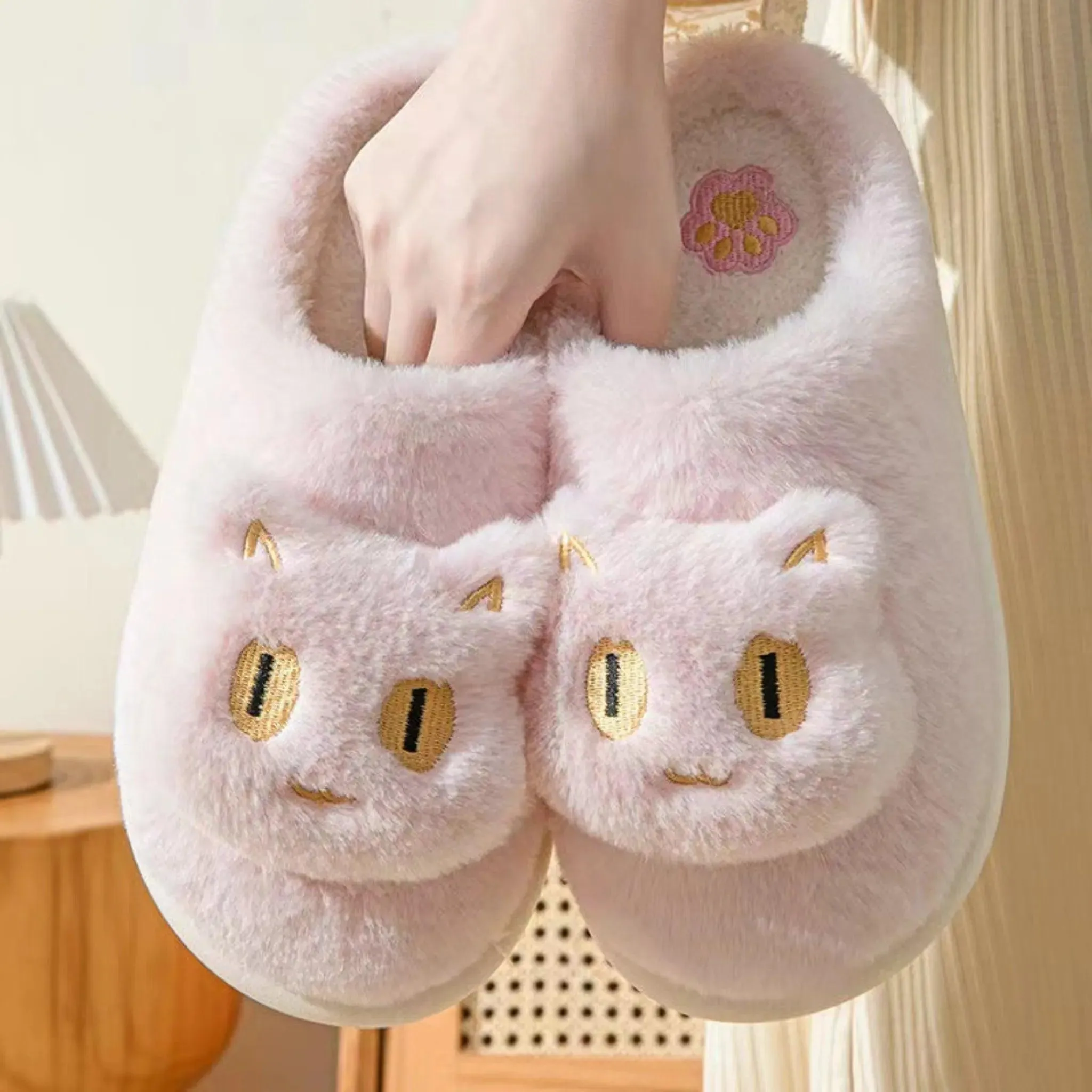 Plush Cat Face Slippers – Soft & Cozy Slip-On Winter House Shoes