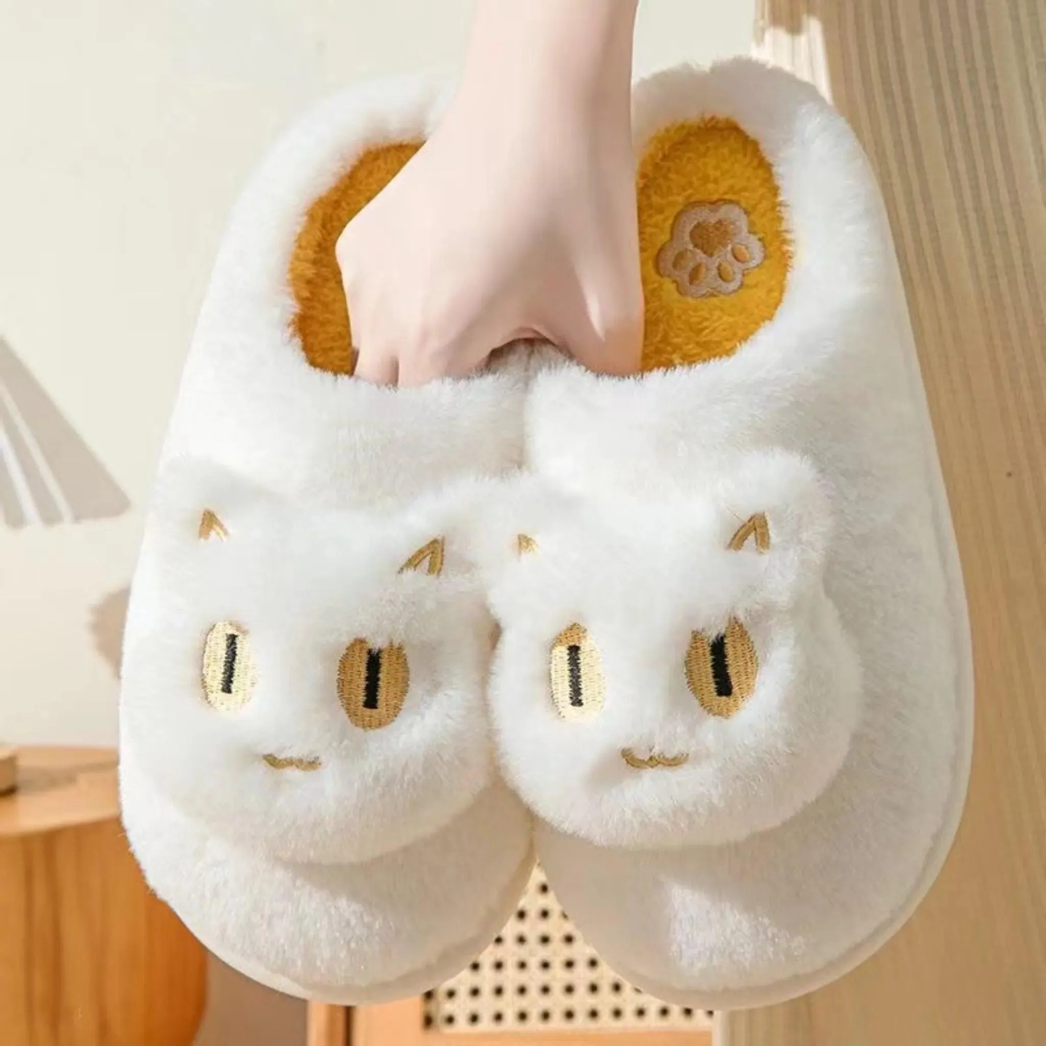 Plush Cat Face Slippers – Soft & Cozy Slip-On Winter House Shoes