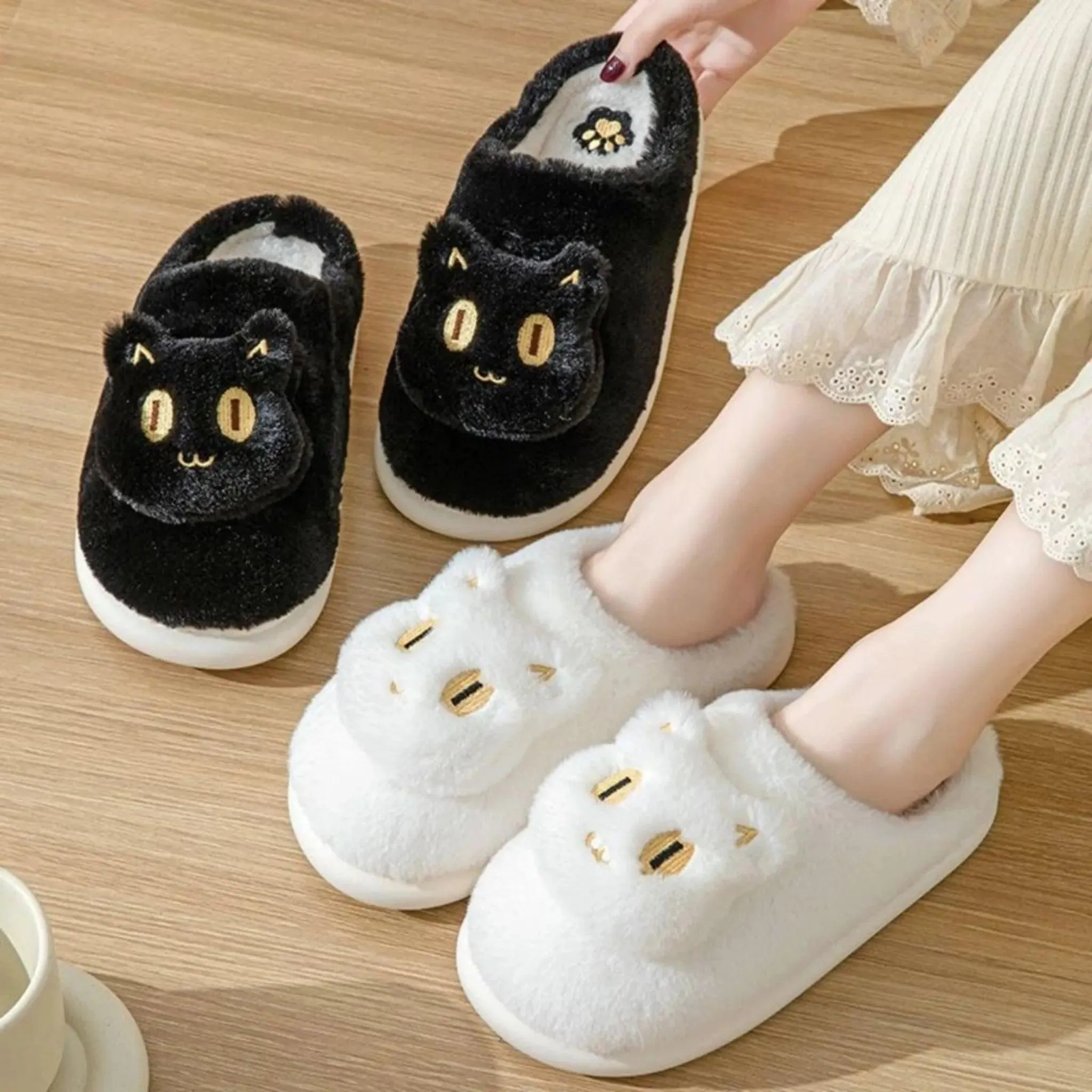 Plush Cat Face Slippers – Soft & Cozy Slip-On Winter House Shoes