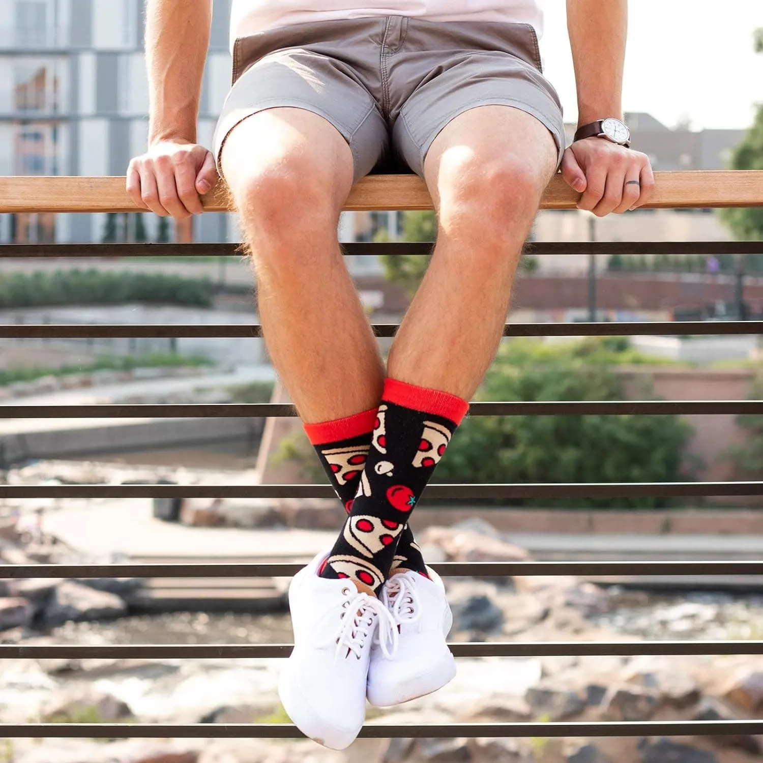 "If You Can Read This, Bring Me Pizza" Socks: The Funniest Feet in Town