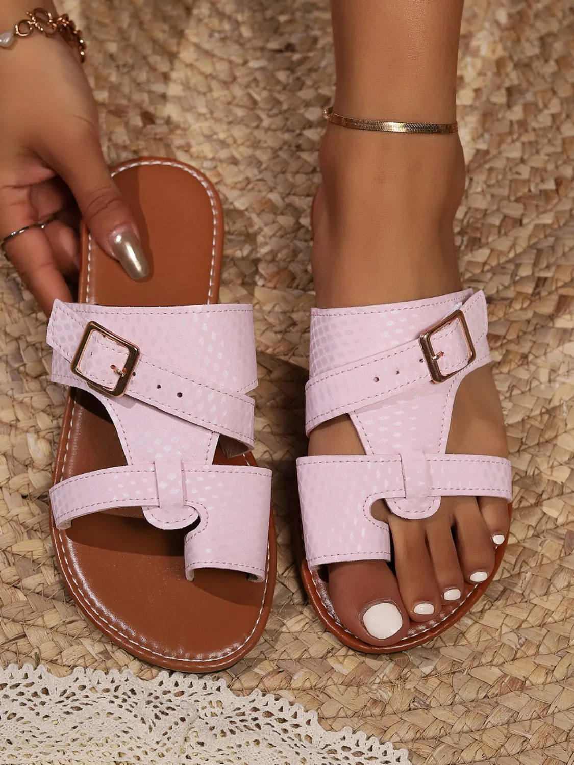 TEEK - Strappy Buckle Leather Open Toe Flat Sandals