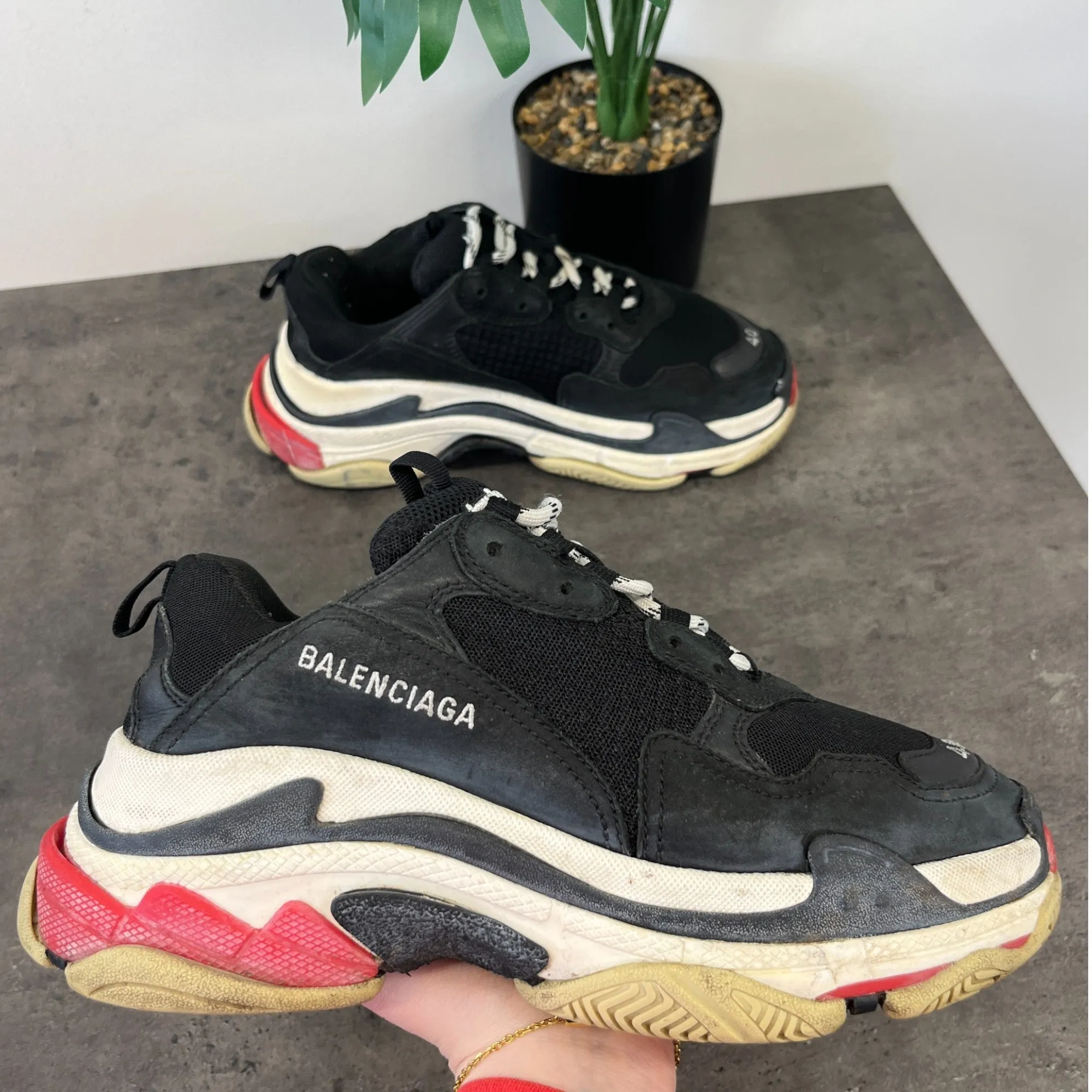 Women's Triple S Low Trainers Black Size EU 40 / UK 7